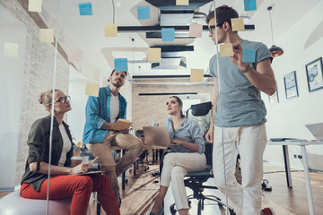 企业做决策要考虑什么