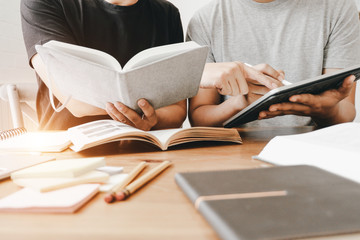 女生成考大专学什么专业好 怎么选择