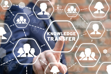 女生成考大专学什么专业好 怎么选择