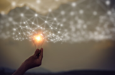 女生成考大专学什么专业好 怎么选择